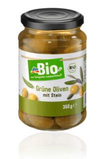 Zelené olivy v náleve